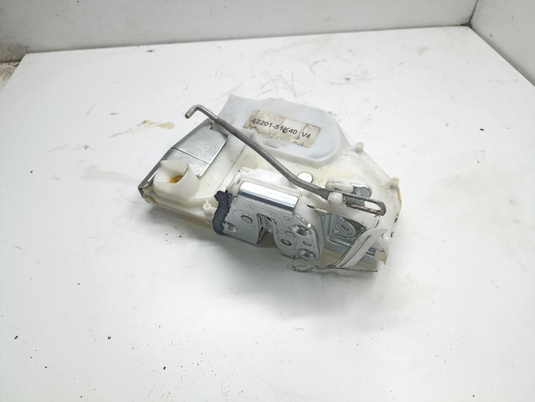 замок двери передней правой Opel Agila B 2008, 1.2 л., бензин, МКПП, синий, хетчбэк 5 дв., 8220151