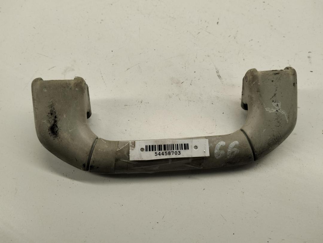 ручка внутренняя потолочная Volkswagen Polo 1994, 1.3 л., бензин, МКПП, серый, хетчбэк 3 дв., 6N0857607C