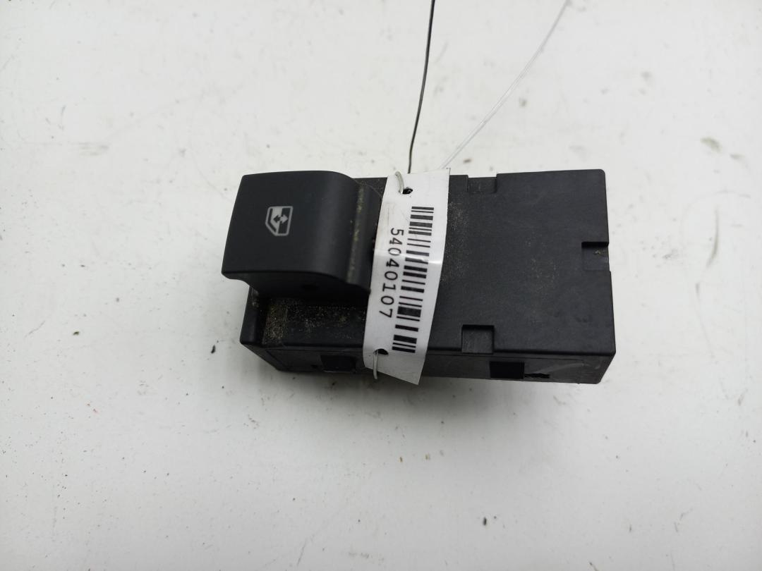 кнопка стеклоподъемника заднего левого Opel Astra J 2010, 1.6 л., бензин, АКПП, чёрный, хетчбэк 5 дв., 13301888