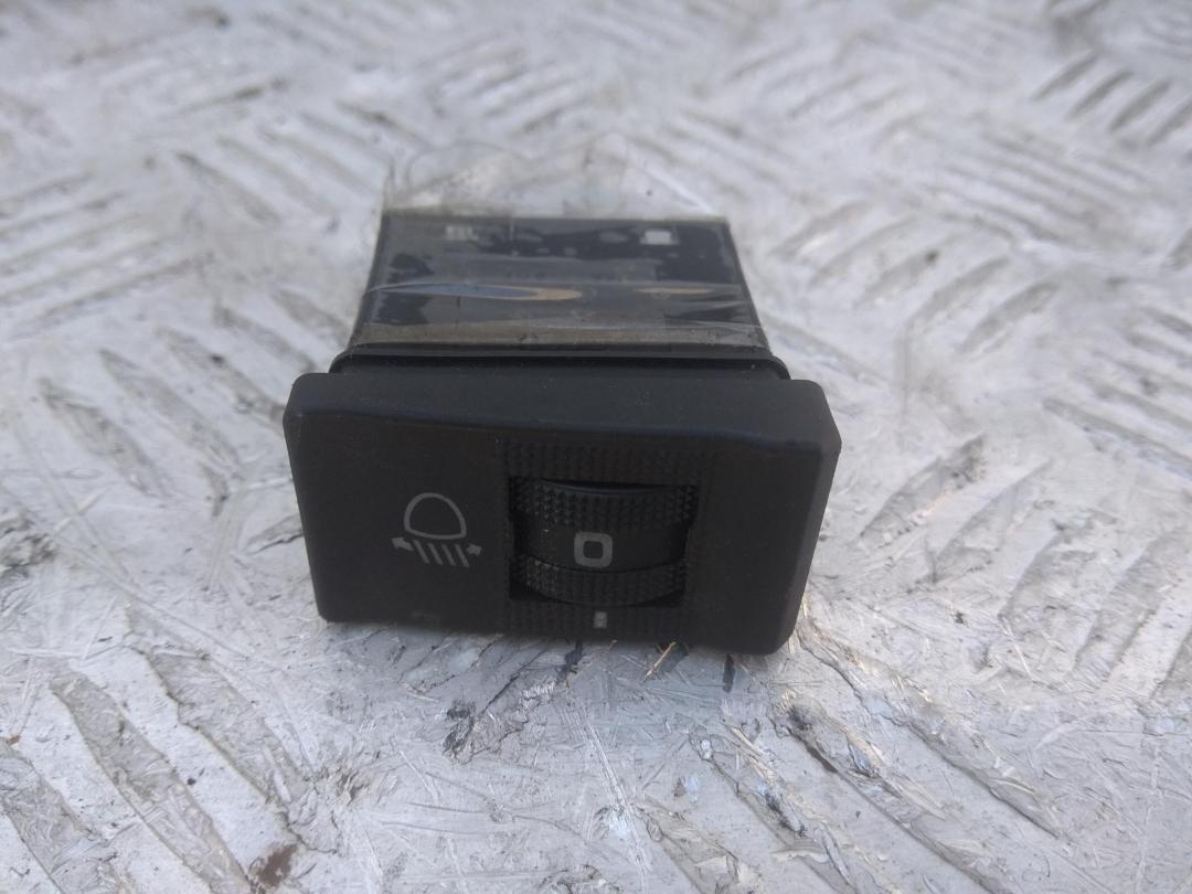 кнопка (выключатель) Audi 80 B4 1992, 1.9 л., дизель, МКПП, серый, седан, 8A0941301