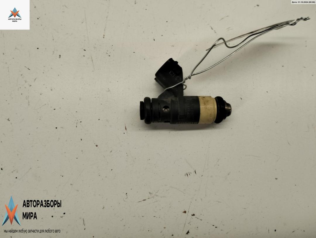 форсунка Volkswagen Polo 4 поколение 2002, 1.4 л., бензин, МКПП, серый, хетчбэк 3 дв., 036906031M - фото №1