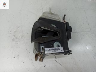 замок двери передней правой Audi A4 B5 [рестайлинг] 1998, 1.6 л., бензин, МКПП, синий, седан, 8D1837016F