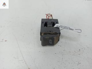 кнопка стеклоподъемника переднего правого Audi A4 B5 1997, 1.8 л., бензин, МКПП, красный, универсал, 4D0959855