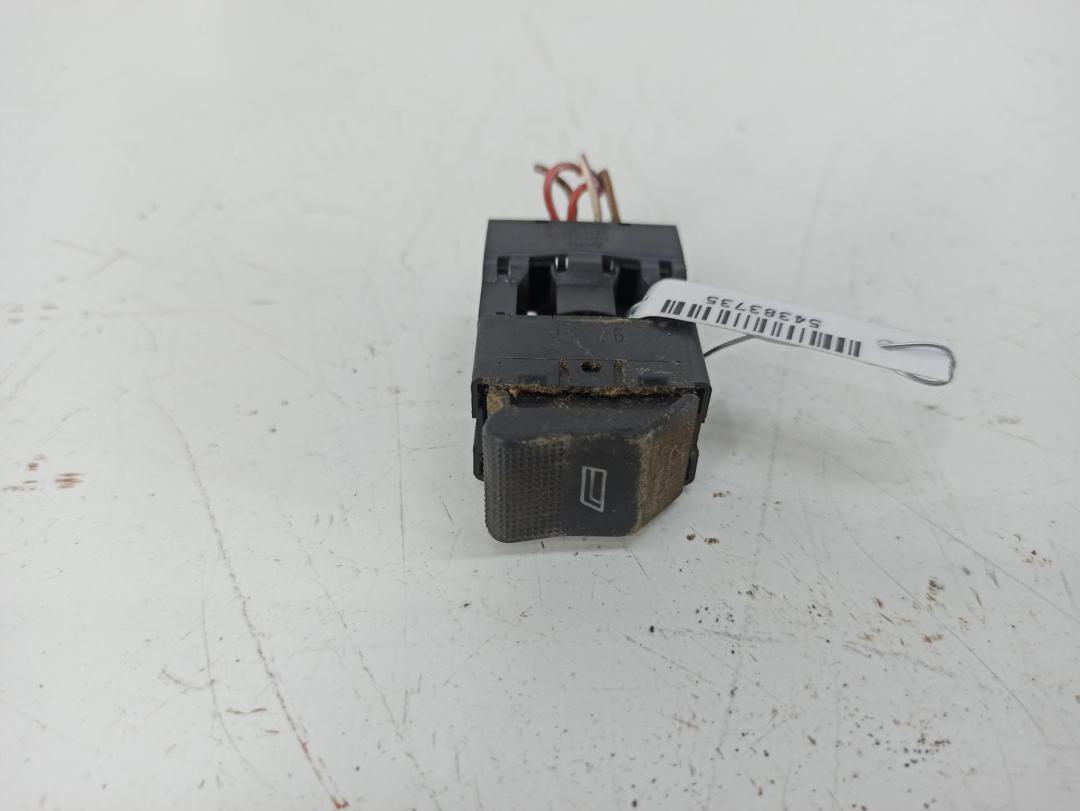 кнопка стеклоподъемника переднего правого Audi A4 B5 1997, 1.8 л., бензин, МКПП, красный, универсал, 4D0959855