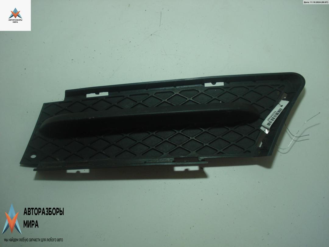заглушка (решетка) в бампер BMW 3 серия E90/E91/E92/E93 2007, 2.0 л., дизель, МКПП, чёрный, седан - фото №1