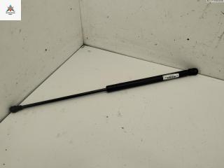 амортизатор крышки багажника (3-5 двери) Volkswagen Golf 4 поколение 1998, 1.4 л., бензин, МКПП, зелёный, хетчбэк 5 дв., 1J6827550