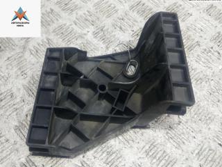 кронштейн заднего бампера Audi A8 D2/4D 1995, 4.2 л., бензин, АКПП, чёрный, седан