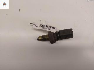 Датчик включения заднего хода (лягушка) Volkswagen Polo 3 поколение [рестайлинг] 2000, 1.4 л., бензин, МКПП, серый, хетчбэк 5 дв.