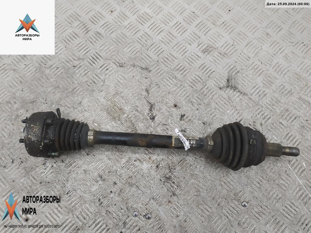полуось передняя левая (приводной вал, ШРУС) Volkswagen Golf 4 поколение 2003, 1.4 л., бензин, МКПП, синий, хетчбэк 5 дв., 1J0407271Q - фото №1
