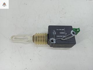 активатор замка багажника Audi A6 4B/C5 1999, 2.4 л., бензин, МКПП, серый, универсал, 4B9962115
