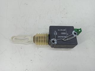 активатор замка багажника Audi A6 4B/C5 1999, 2.4 л., бензин, МКПП, серый, универсал, 4B9962115
