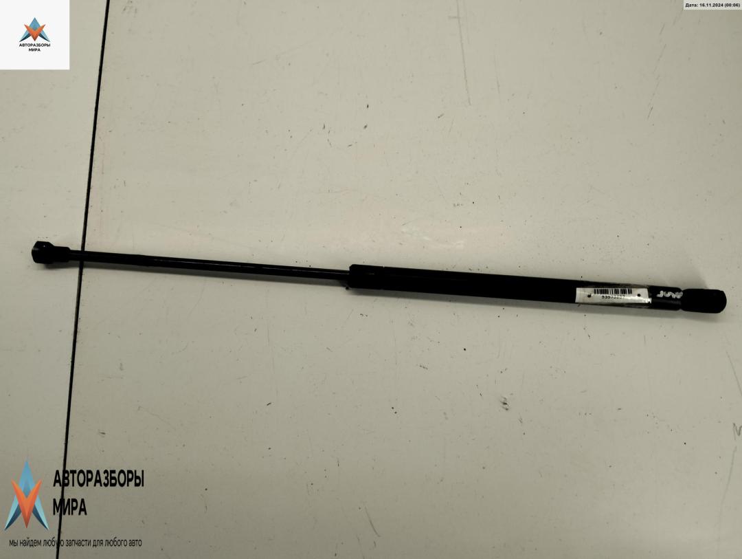 амортизатор крышки багажника (3-5 двери) Volkswagen Golf 4 поколение 1998, 1.4 л., бензин, МКПП, синий, хетчбэк 5 дв., 1J6827550 - фото №1