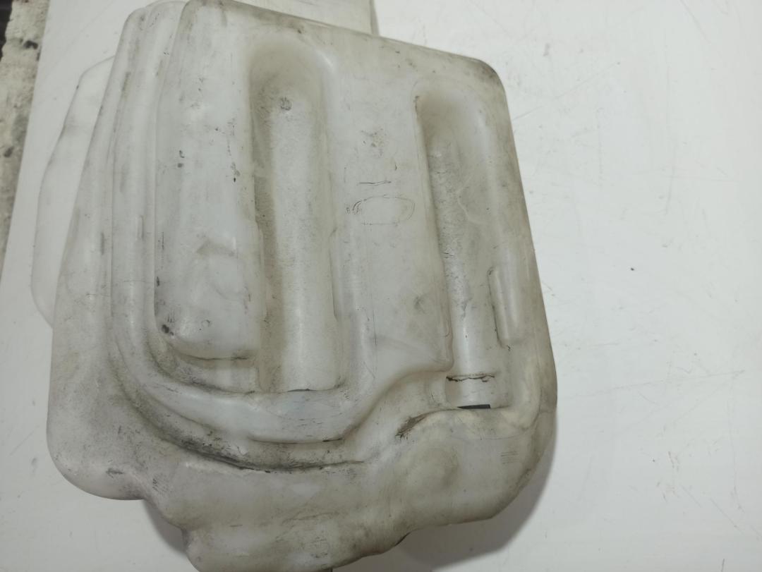 бачок омывателя Volkswagen Crafter 1 поколение 2010, 2.5 л., дизель, микроавтобус, 9068690220 - фото №1