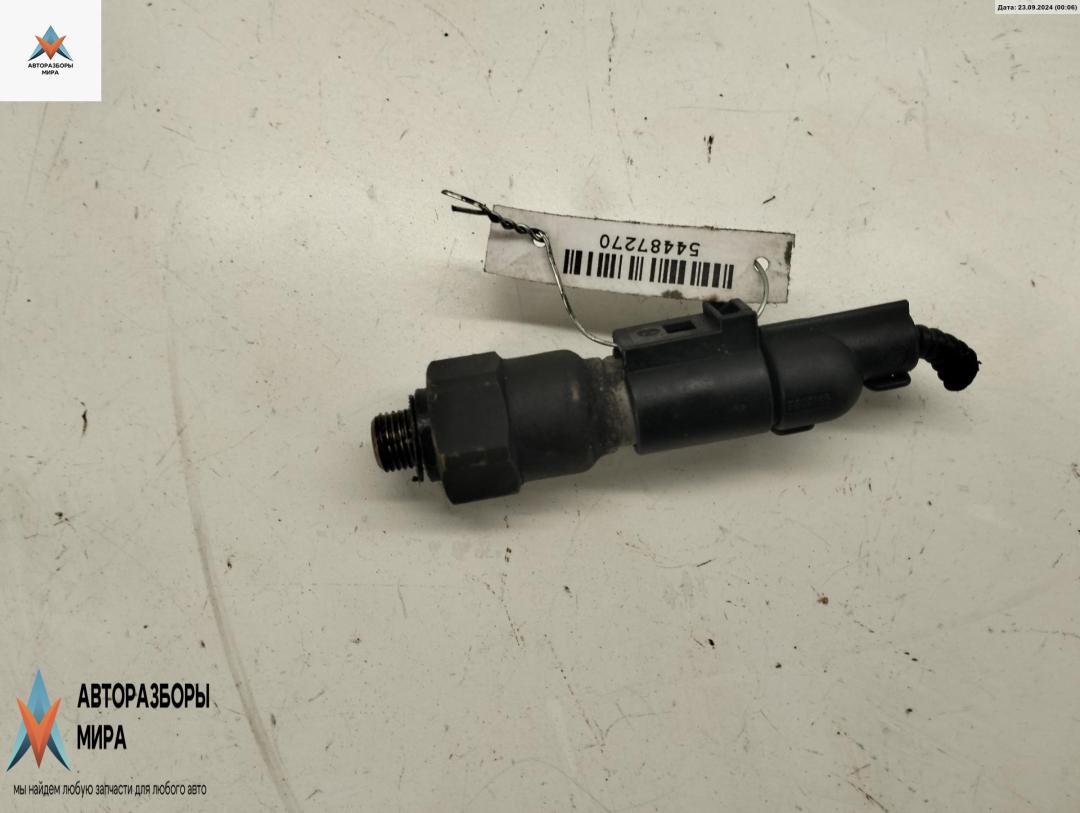 датчик давления масла Volkswagen Golf 4 поколение 1999, 1.6 л., бензин, МКПП, синий, хетчбэк 3 дв. - фото №1