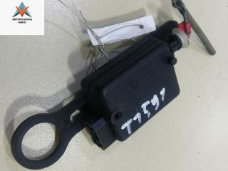 замок лючка топливного бака Renault Safrane 1 поколение 1992, 2.2 л., бензин, МКПП, серый, хетчбэк 5 дв.