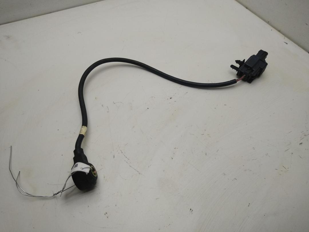датчик детонации Ford Focus II 2005, 1.6 л., i, бензин, МКПП, чёрный, хетчбэк 3 дв. - фото №1