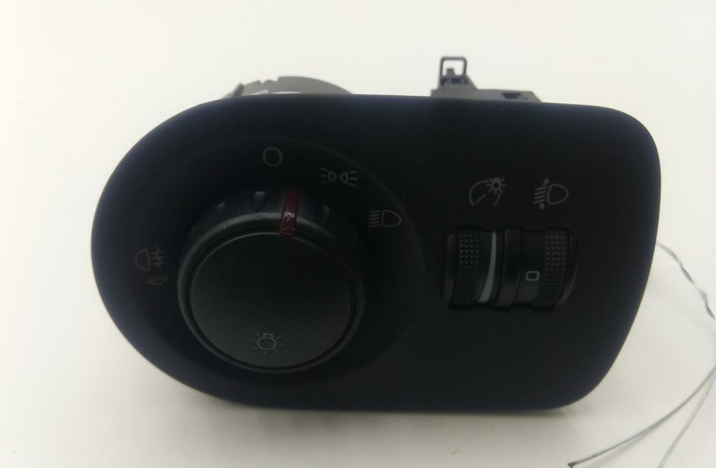 переключатель света SEAT Leon 2007, 1.9 л., дизель, МКПП, чёрный, хетчбэк 5 дв., 1P1941431F
