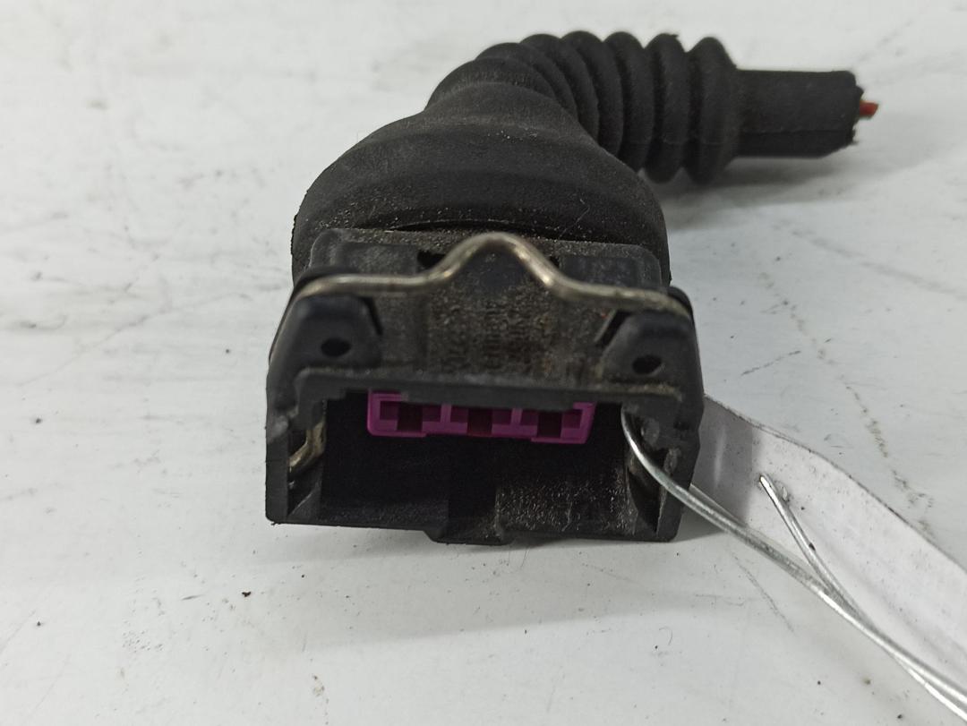 разъем (фишка) проводки Audi A4 B5 1995, 1.6 л., бензин, МКПП, синий, седан, 443906213