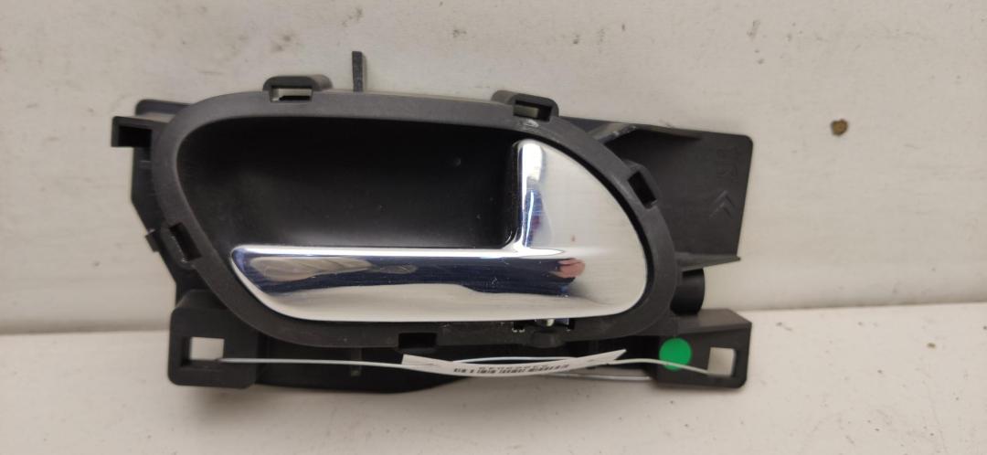 ручка внутренняя передняя правая Citroen C4 1 поколение 2004, 1.6 л., дизель, МКПП, чёрный, хетчбэк 3 дв., 96435310VD - фото №1