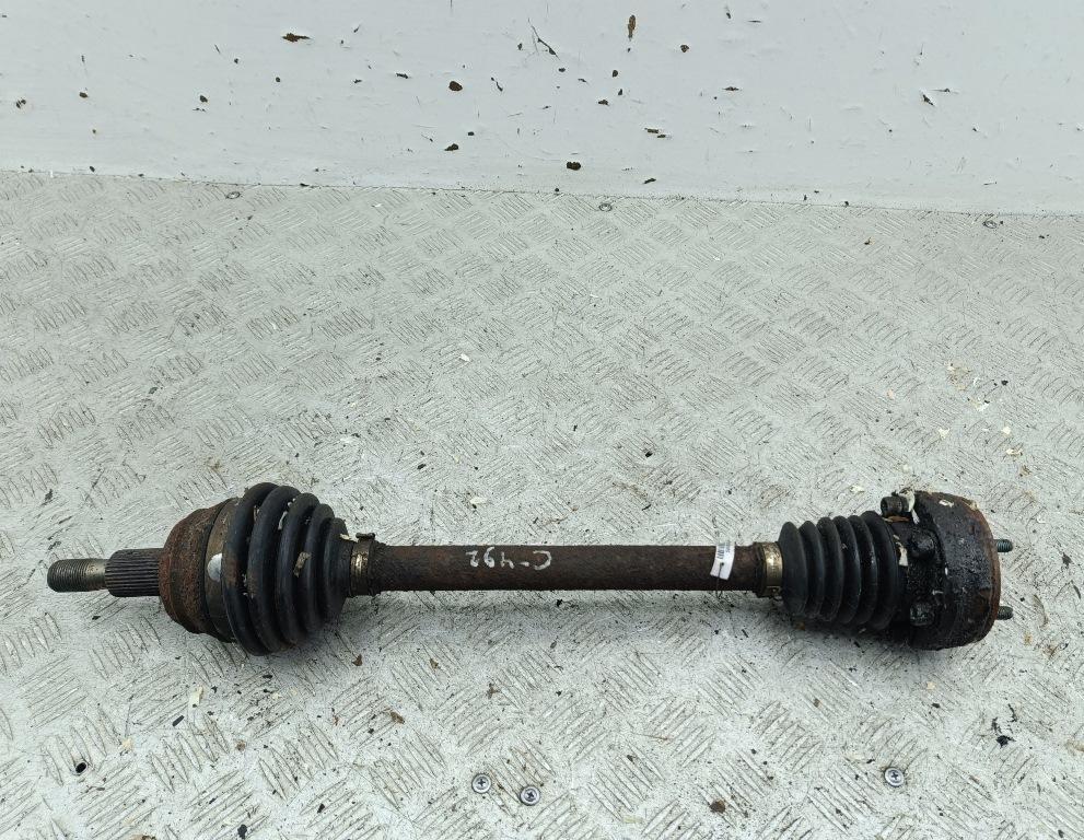 полуось передняя левая (приводной вал, ШРУС) Volkswagen Golf-4 1999, 1.4 л., бензин, МКПП, синий, хетчбэк 5 дв.