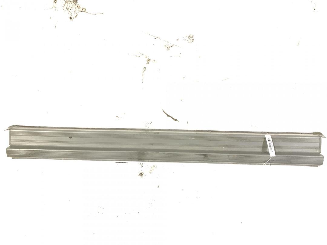 Накладка на порог внутренняя (салона) Mercedes-Benz 190 W201 1992, 1.8 л., бензин, АКПП, серый, седан