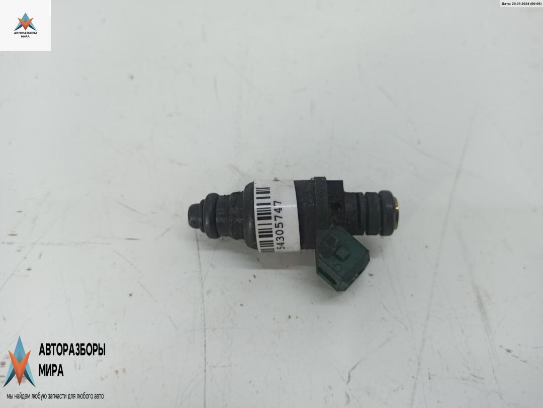 форсунка Audi A3 8L 1999, 1.6 л., бензин, МКПП, синий, хетчбэк 3 дв., 037906031AA - фото №1