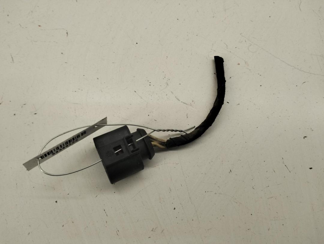 разъем (фишка) проводки Volkswagen Passat B6 2007, 2.0 л., дизель, робот, серый, универсал, 1J0973714 - фото №1