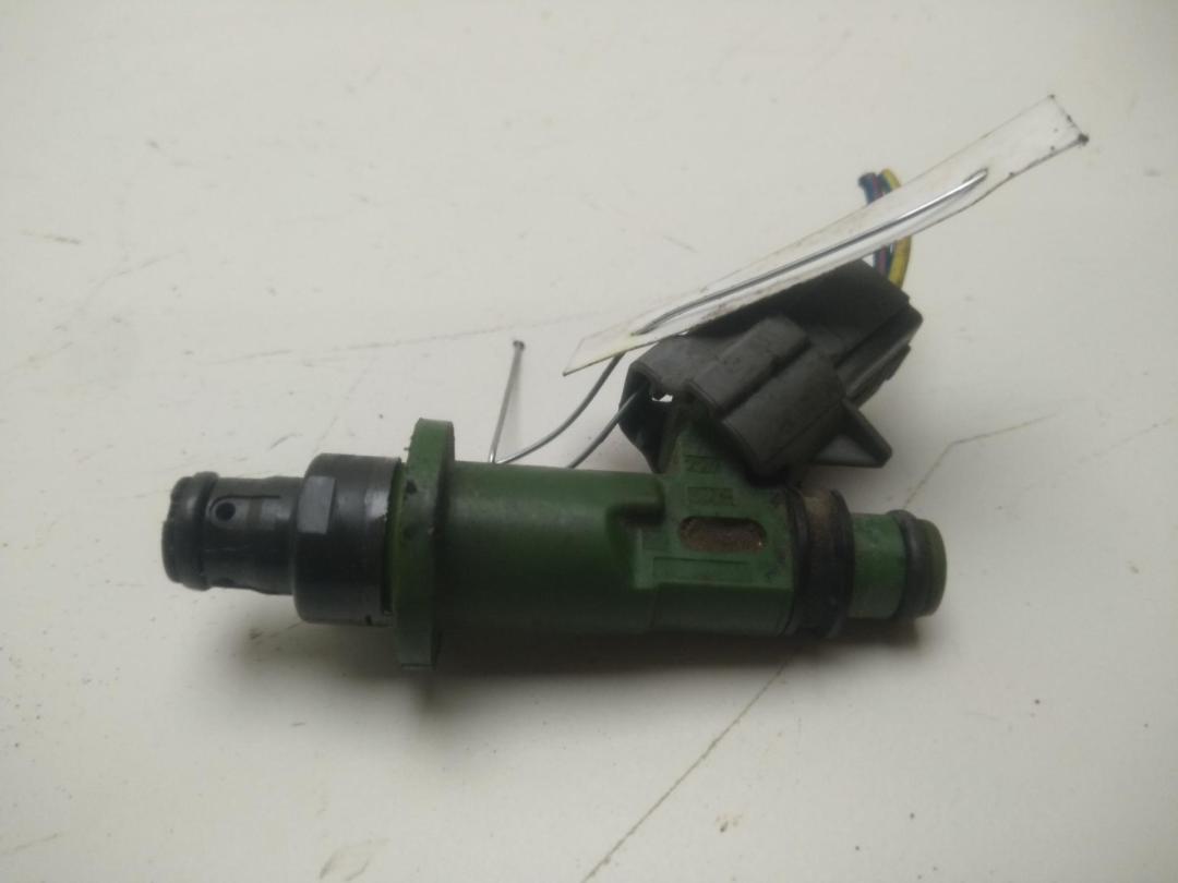 форсунка Subaru Legacy 3 поколение 2000, 3.0 л., бензин, АКПП, красный, универсал, 227340022 - фото №1