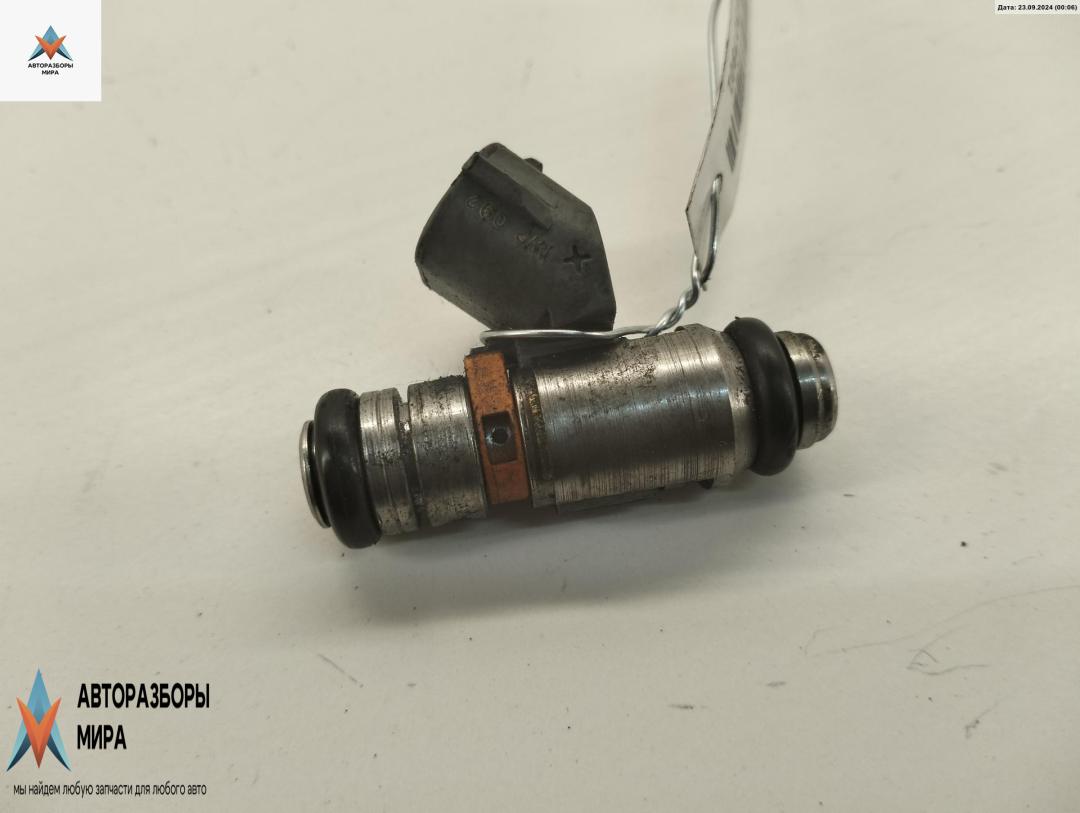 форсунка Volkswagen Golf 4 поколение 2003, 1.4 л., бензин, МКПП, синий, хетчбэк 5 дв., 036031G - фото №1