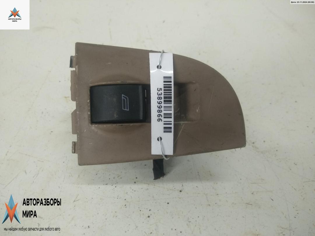 кнопка стеклоподъемника переднего правого Audi A6 4B/C5 1997, 1.8 л., Ti, бензин, МКПП, синий, седан - фото №1