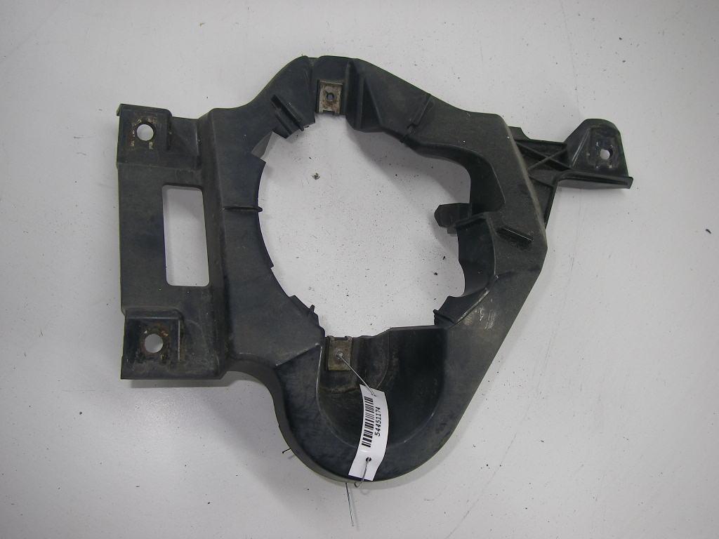 рамка фары противотуманной правой BMW 1 серия E81/E82/E87/E88 2005, 1.6 л., бензин, МКПП, серый, хетчбэк 5 дв., 7118152 - фото №1