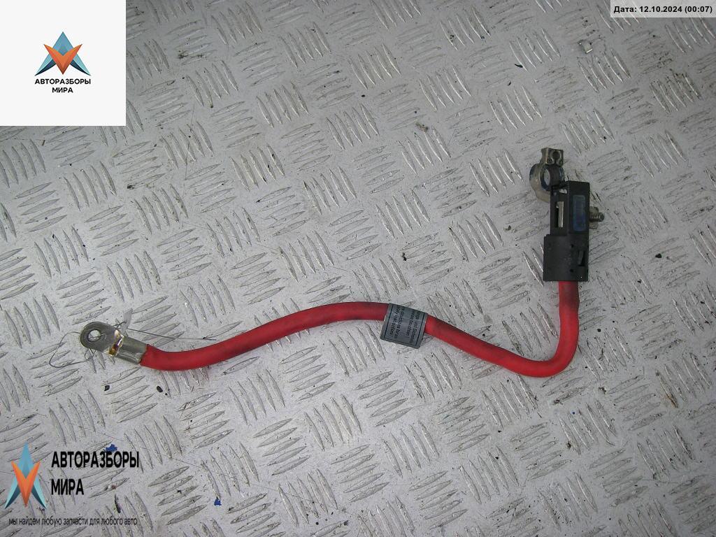 плюсовой провод аккумулятора BMW 7 серия E65/E66/E67 2002, 4.4 л., бензин, АКПП, чёрный, седан - фото №1