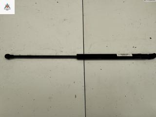 амортизатор крышки багажника (3-5 двери) Volkswagen Golf 4 поколение 1998, 1.4 л., бензин, МКПП, красный, хетчбэк 3 дв., 1J6827550