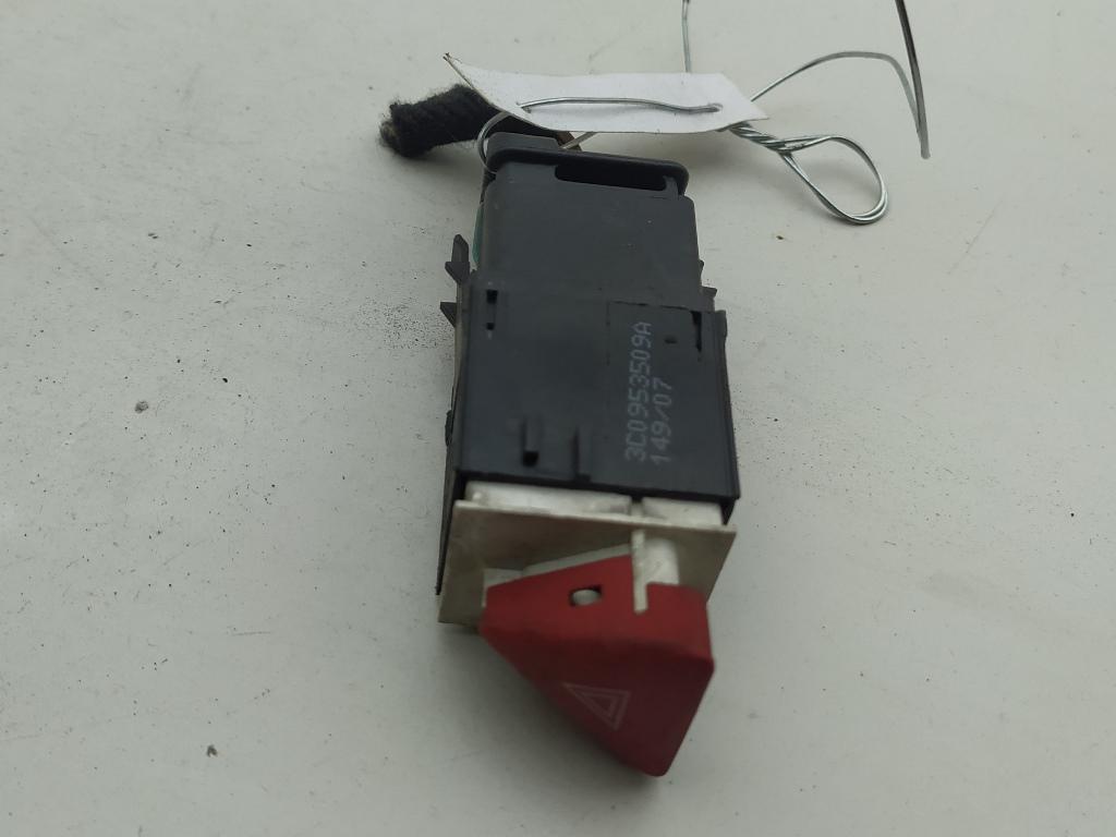 кнопка аварийной сигнализации Volkswagen Passat B6 2007, 2.0 л., дизель, МКПП, серый, седан, 3C0953509A