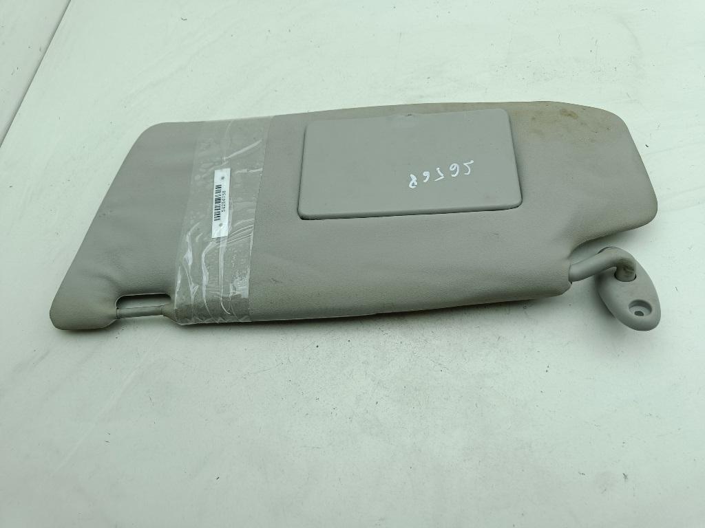 козырек солнцезащитный Ford Focus 1 поколение 2000, 1.6 л., i, бензин, АКПП, серый, седан - фото №1