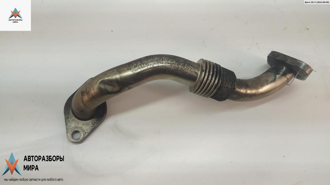 трубка системы рециркуляции EGR Volkswagen Golf 4 поколение 2000, 1.9 л., дизель, МКПП, чёрный, универсал, 038131521J - фото №1