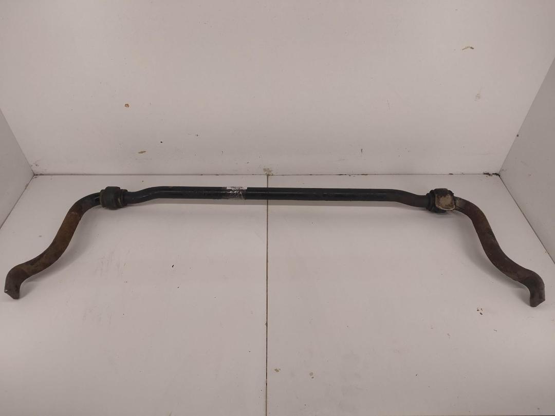 стабилизатор подвески передний Volkswagen Passat B5 1998, 1.8 л., бензин, МКПП, красный, универсал, 8D0411309M