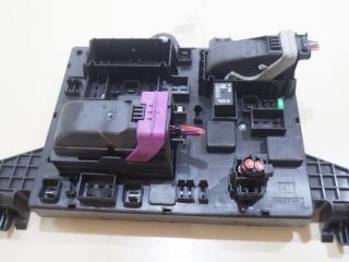 блок предохранителей Opel Astra J [рестайлинг] 2011, 1.4 л., бензин, МКПП, чёрный, хетчбэк 5 дв., 13343949