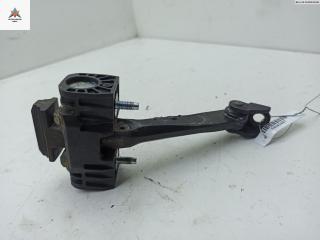 Ограничитель открывания двери задней Opel Zafira 2 поколение (B) [рестайлинг] 2009, минивэн, 13214193