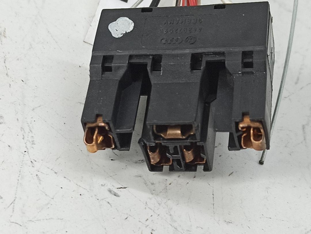 разъем (фишка) проводки Audi A4 B5 1999, 1.9 л., дизель, МКПП, зелёный, седан, 443972995