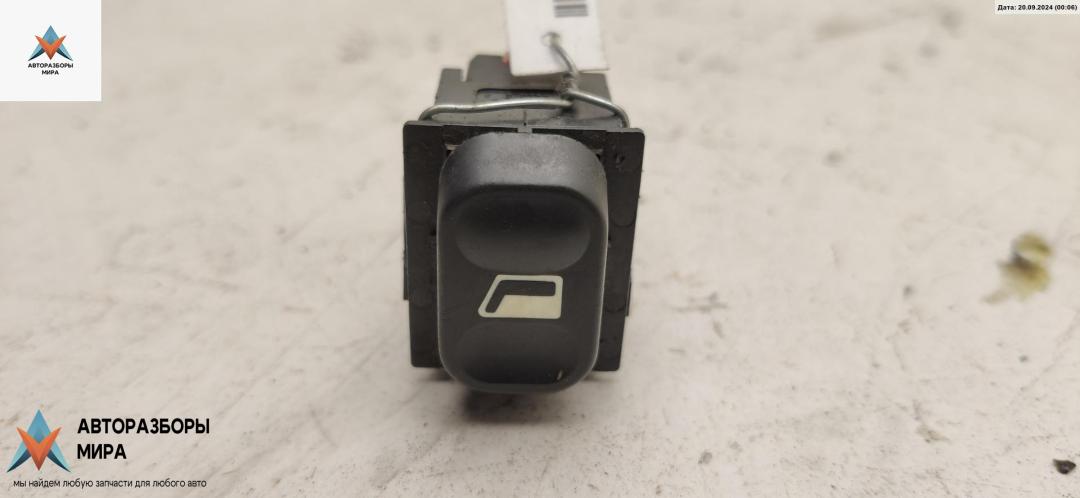 кнопка стеклоподъемника заднего правого Citroen Xsara Picasso 1 поколение 2002, 1.8 л., бензин, МКПП, серый, минивэн, ARD, 00006552Z7 - фото №1