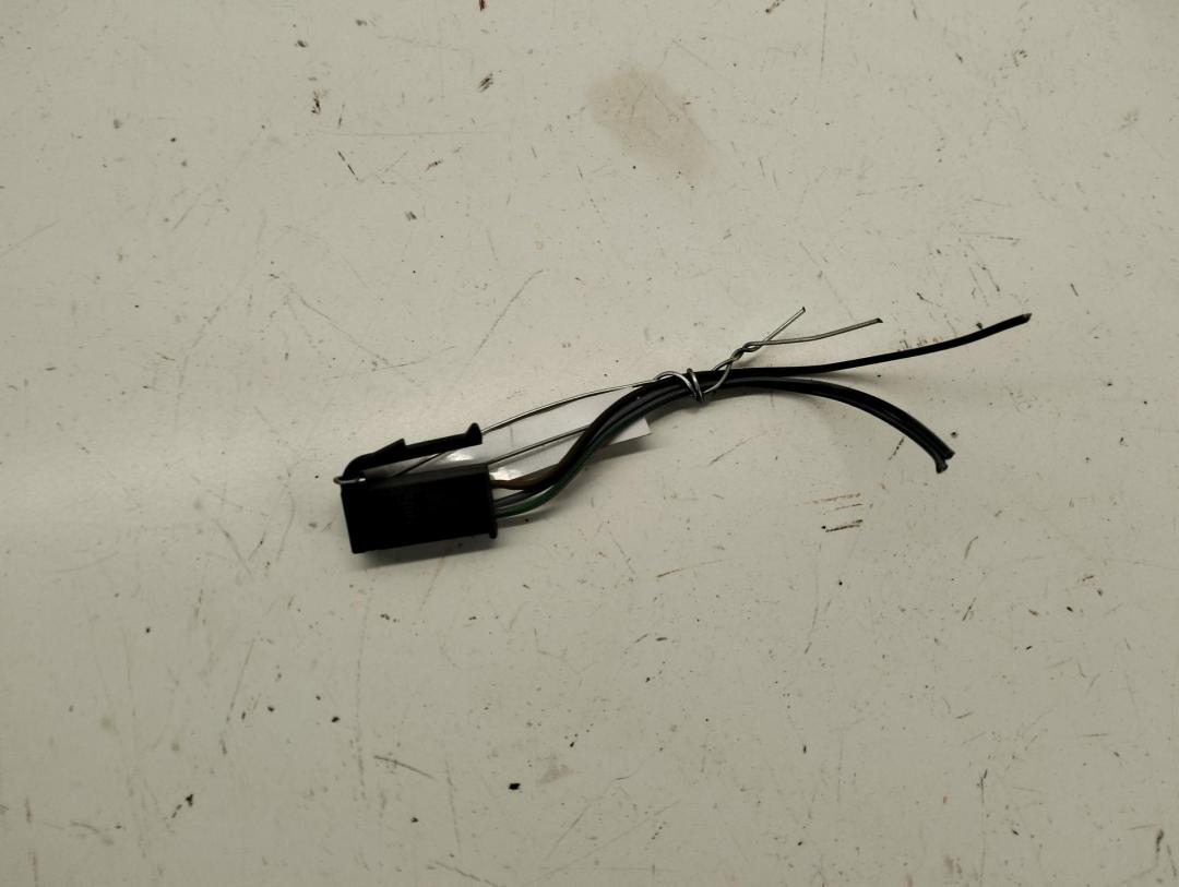 разъем (фишка) проводки Volkswagen Passat B3 1993, 2.0 л., бензин, МКПП, чёрный, универсал, 191906231A
