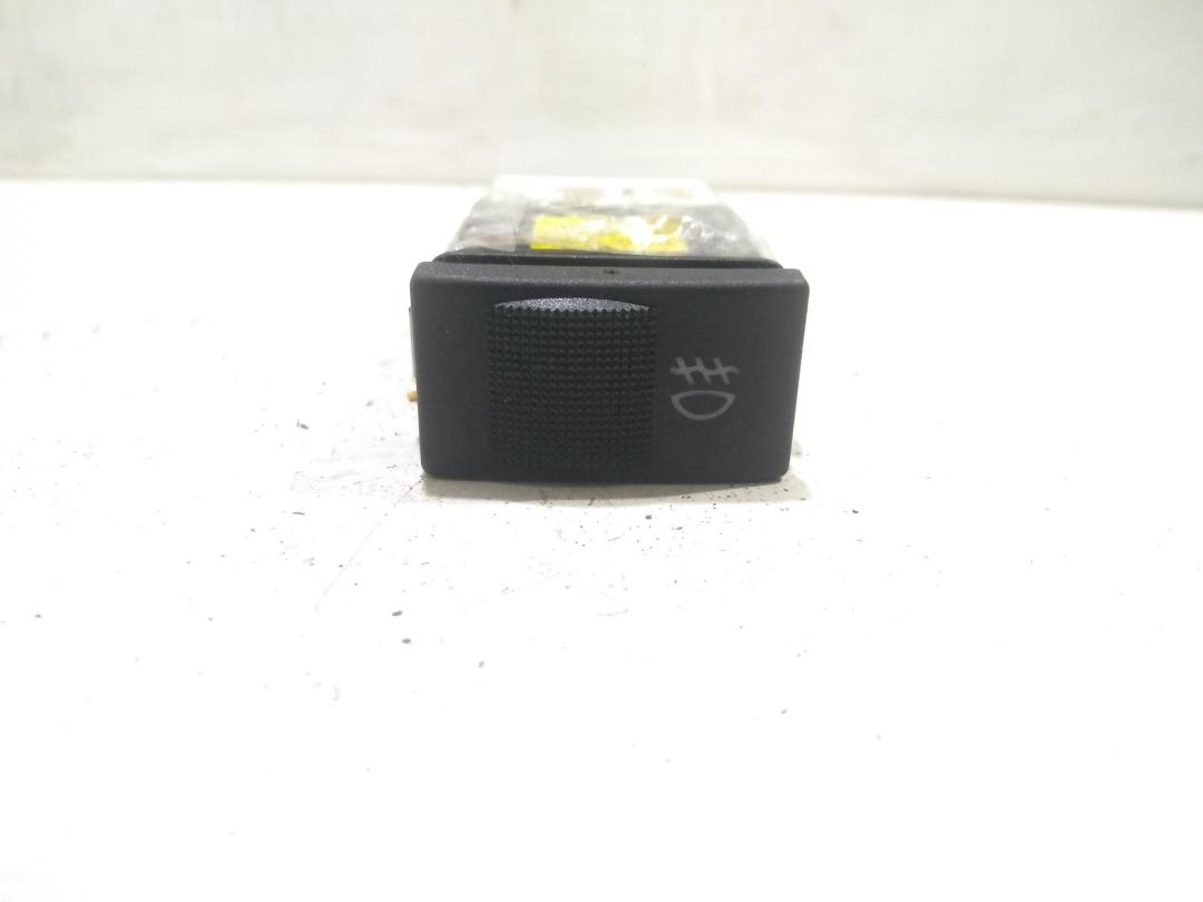 кнопка (выключатель) Audi A4 B5 1996, 1.6 л., бензин, МКПП, серый, седан