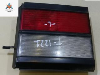 фонарь крышки багажника левый Volkswagen Passat B3 1992, 2.0 л., бензин, МКПП, красный, универсал, 333945107