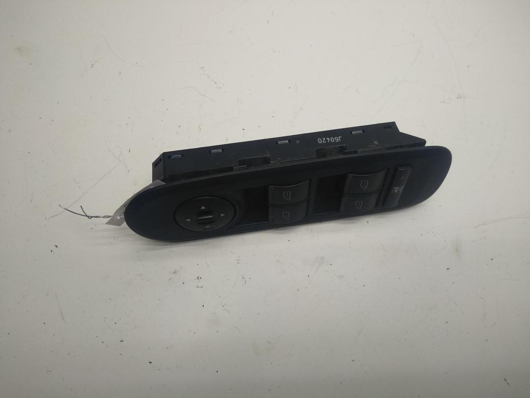 кнопка стеклоподъемника переднего левого Ford S-Max 1 поколение 2006, 2.0 л., бензин, МКПП, чёрный, минивэн - фото №1