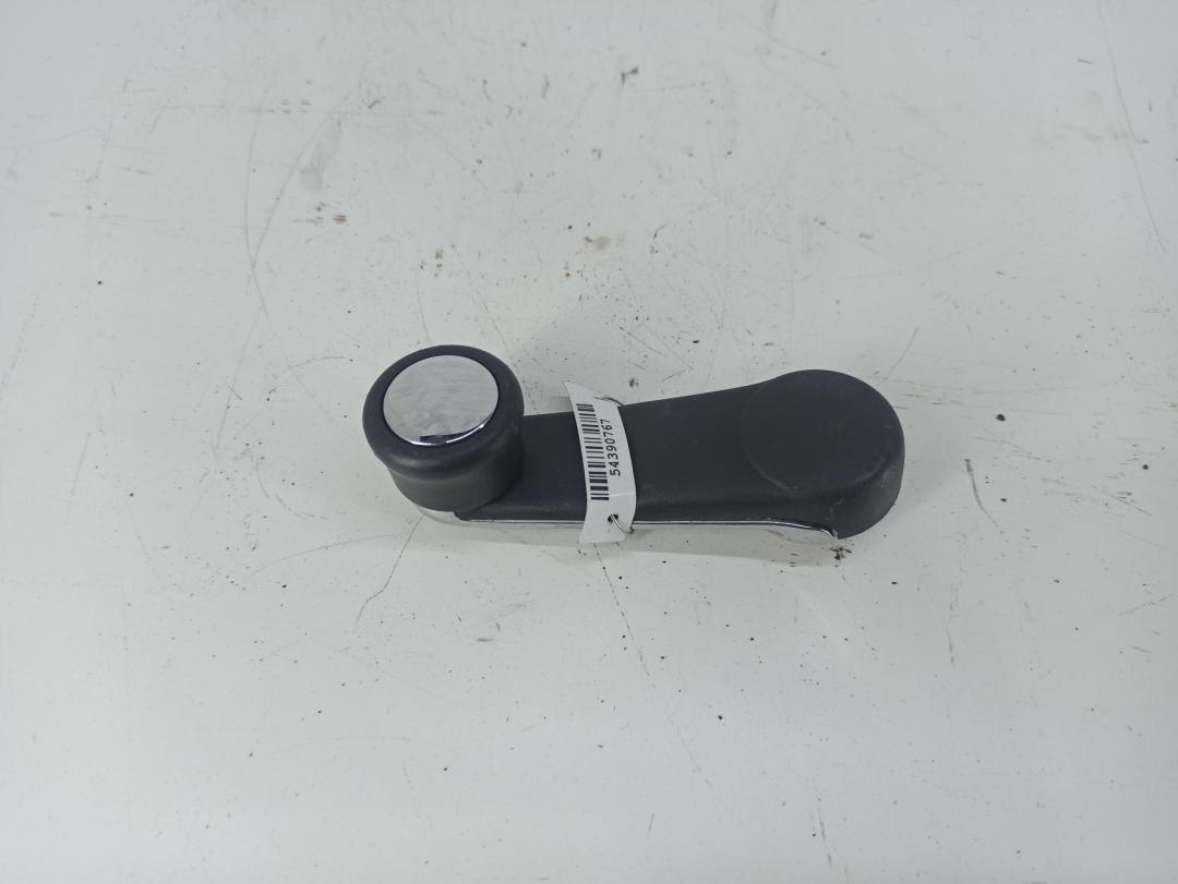 ручка стеклоподъемника Audi A4 B5 1995, 1.8 л., бензин, МКПП, серый, седан, 443837581