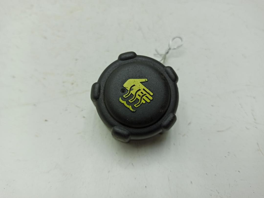 пробка расширительного бачка Renault Megane I 2001, 1.4 л., бензин, МКПП, серый, хетчбэк 5 дв.