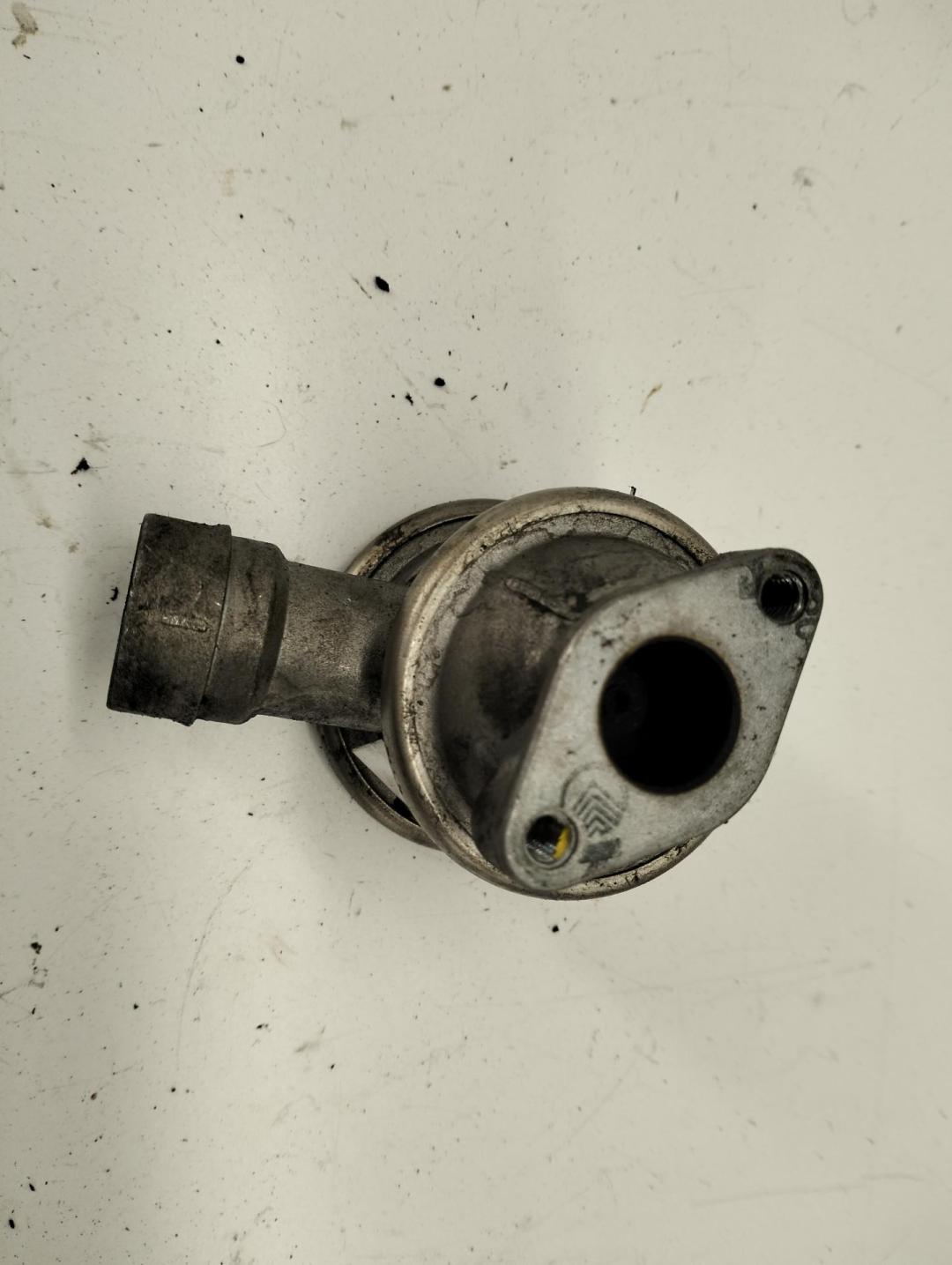 клапан EGR Skoda Octavia mk1 (A4 1U) 2002, 2.0 л., бензин, МКПП, зелёный, хетчбэк 5 дв., 06A131351