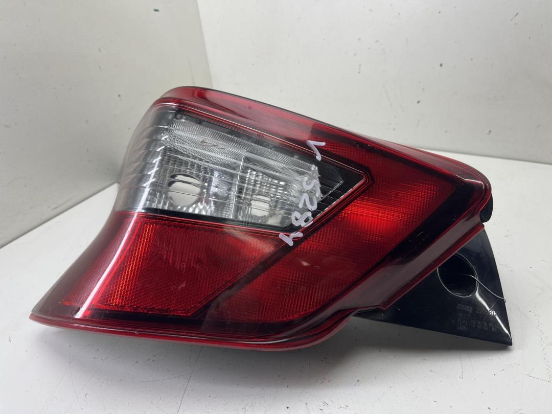 фонарь задний левый Nissan Micra 5 поколение K14 2017, 1.5 л., дизель, МКПП, красный, хетчбэк 5 дв., 22018727 - фото №1