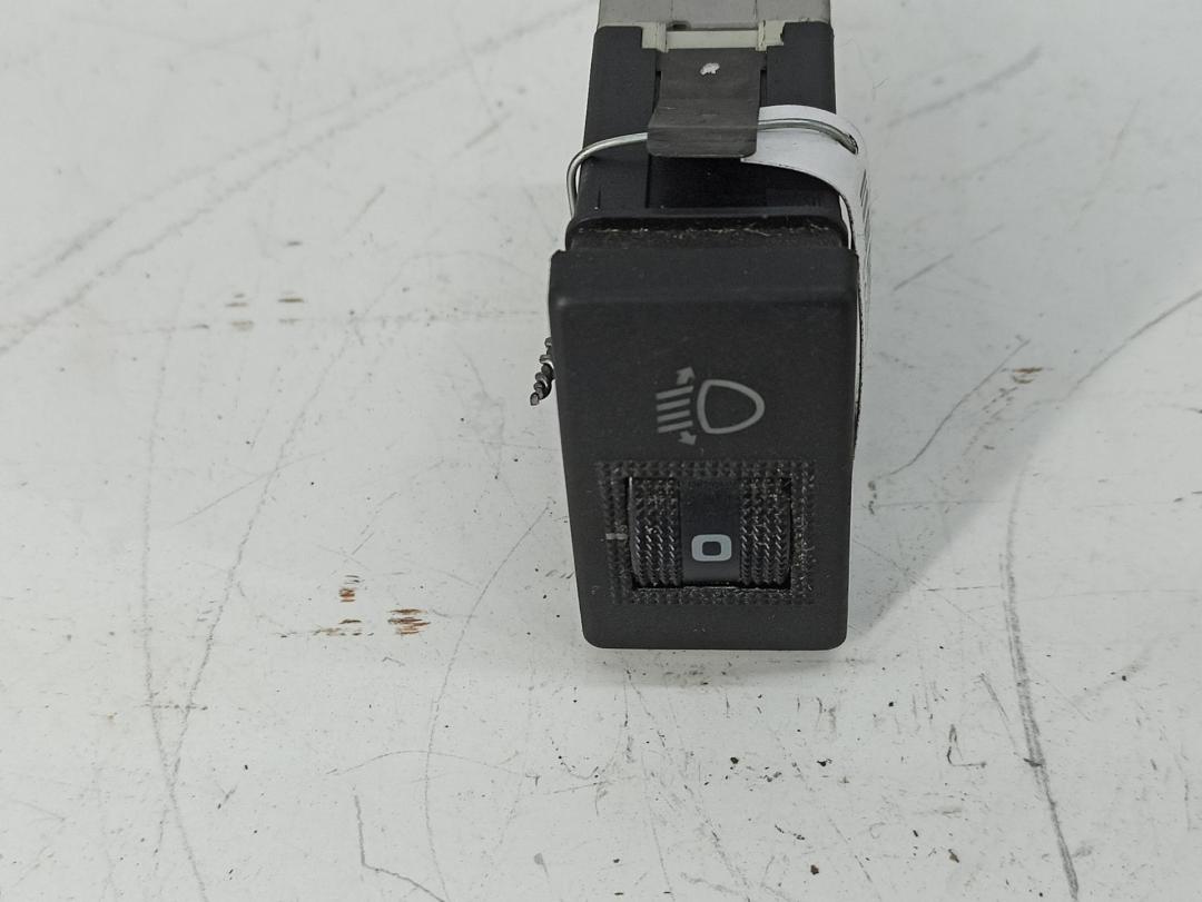 кнопка корректора фар Audi A4 B5 1997, 1.6 л., бензин, МКПП, синий, универсал, 8D0941301